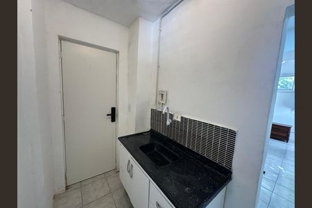 Cozinha de apartamento para alugar com 1 quarto, 25m² em Itararé, São Vicente