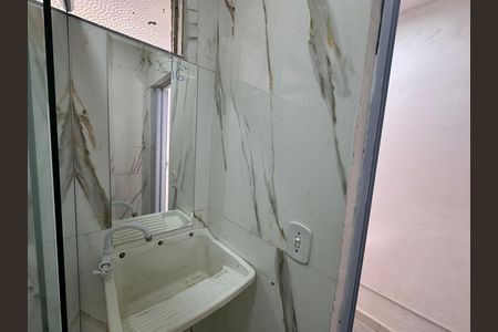 Banheiro de apartamento para alugar com 1 quarto, 25m² em Itararé, São Vicente