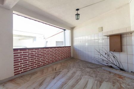 Casa para alugar com 120m², 2 quartos e 3 vagas