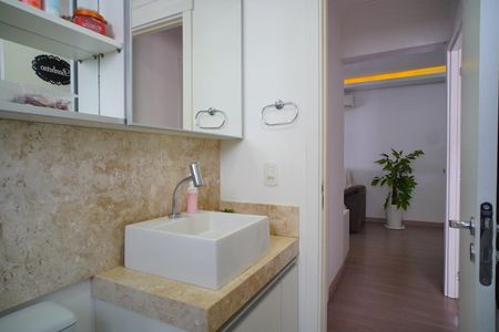 Banheiro de apartamento à venda com 2 quartos, 65m² em São José, Porto Alegre
