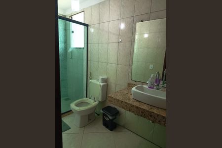 Banheiro de apartamento para alugar com 3 quartos, 120m² em Casa Grande, Rio das Ostras