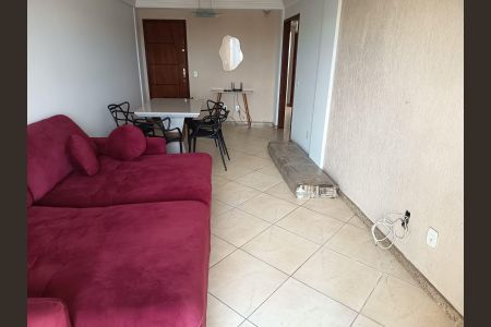 Sala de apartamento para alugar com 3 quartos, 120m² em Casa Grande, Rio das Ostras