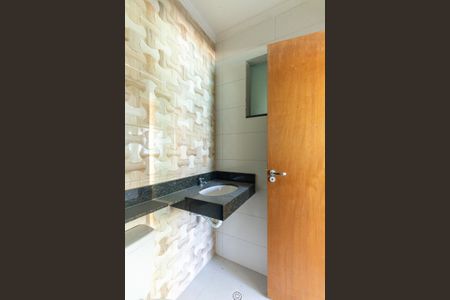 Banheiro de kitnet/studio para alugar com 0 quarto, 30m² em Vila Sao Geraldo, São Paulo