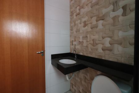 Banheiro de kitnet/studio para alugar com 1 quarto, 30m² em Vila Sao Geraldo, São Paulo