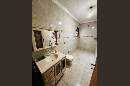 Casa à venda com 315m², 6 quartos e 2 vagas Casa à venda com 315m², 6 quartos e 2 vagasBanheiro