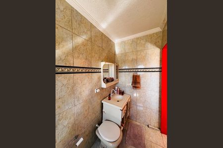 Casa à venda com 315m², 6 quartos e 2 vagas Casa à venda com 315m², 6 quartos e 2 vagasBanheiro suíte