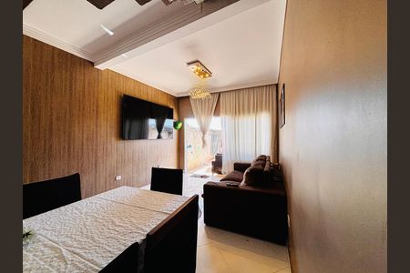 Casa à venda com 315m², 6 quartos e 2 vagas Casa à venda com 315m², 6 quartos e 2 vagasSala