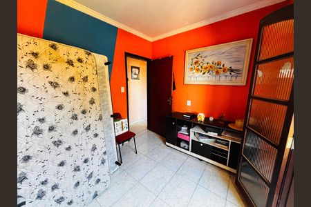 Casa à venda com 315m², 6 quartos e 2 vagas Casa à venda com 315m², 6 quartos e 2 vagasQuarto