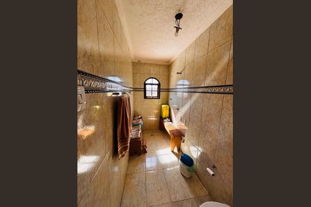Casa à venda com 315m², 6 quartos e 2 vagas Casa à venda com 315m², 6 quartos e 2 vagasBanheiro suíte