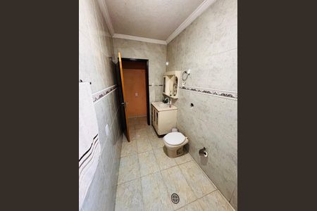Casa à venda com 315m², 6 quartos e 2 vagas Casa à venda com 315m², 6 quartos e 2 vagasBanheiro