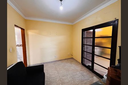 Casa à venda com 315m², 6 quartos e 2 vagas Casa à venda com 315m², 6 quartos e 2 vagasSala