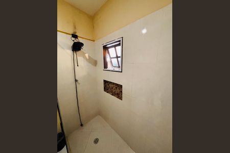 Casa à venda com 315m², 6 quartos e 2 vagas Casa à venda com 315m², 6 quartos e 2 vagasBanheiro