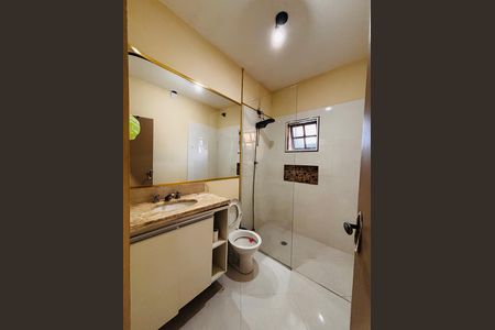 Casa à venda com 315m², 6 quartos e 2 vagas Casa à venda com 315m², 6 quartos e 2 vagasBanheiro