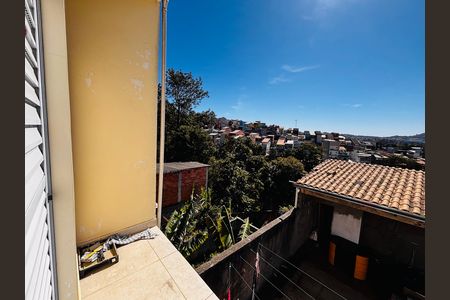 Casa à venda com 315m², 6 quartos e 2 vagas Casa à venda com 315m², 6 quartos e 2 vagasVaranda