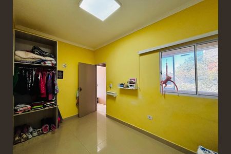 Casa à venda com 315m², 6 quartos e 2 vagas Casa à venda com 315m², 6 quartos e 2 vagasQuarto