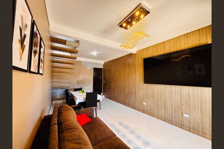 Casa à venda com 315m², 6 quartos e 2 vagas Casa à venda com 315m², 6 quartos e 2 vagasSala