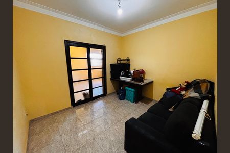 Casa à venda com 315m², 6 quartos e 2 vagas Casa à venda com 315m², 6 quartos e 2 vagasSala