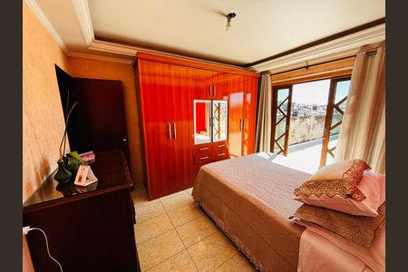 Casa à venda com 315m², 6 quartos e 2 vagas Casa à venda com 315m², 6 quartos e 2 vagasSuíte 2