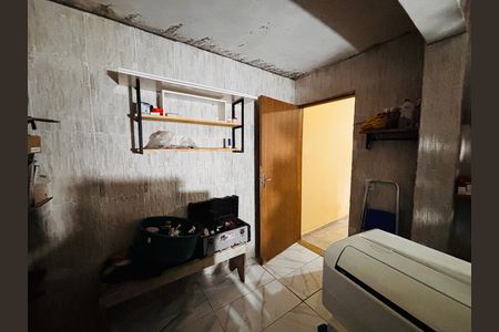 Casa à venda com 315m², 6 quartos e 2 vagas Casa à venda com 315m², 6 quartos e 2 vagasQuartinho