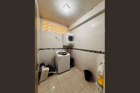 Lavanderia de casa à venda com 6 quartos, 315m² em Vila Sao Silvestre, Barueri