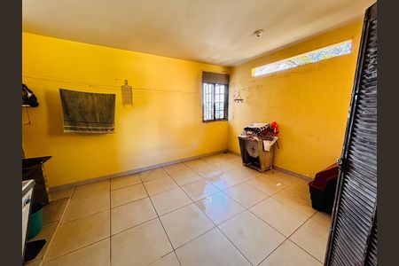 Casa à venda com 315m², 6 quartos e 2 vagas Casa à venda com 315m², 6 quartos e 2 vagasLavanderia