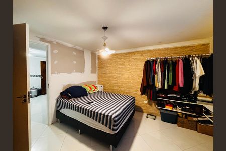 Casa à venda com 315m², 6 quartos e 2 vagas Casa à venda com 315m², 6 quartos e 2 vagasQuarto