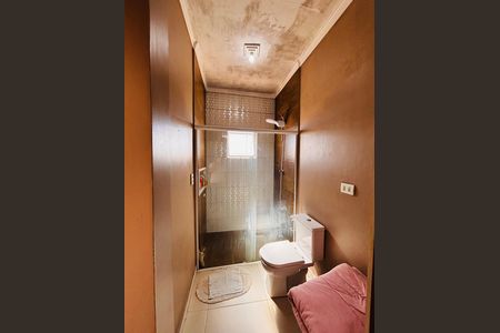 Banheiro da Suíte de casa à venda com 6 quartos, 315m² em Vila Sao Silvestre, Barueri