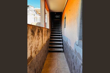 Casa à venda com 315m², 6 quartos e 2 vagas Casa à venda com 315m², 6 quartos e 2 vagasAcesso a casa