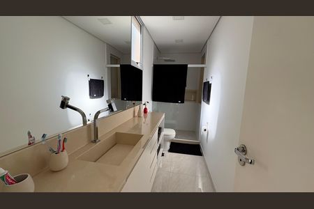 Casa de condomínio para alugar com 246m², 1 quarto e 2 vagas Casa de condomínio para alugar com 246m², 1 quarto e 2 vagasBanheiro da Suíte 1