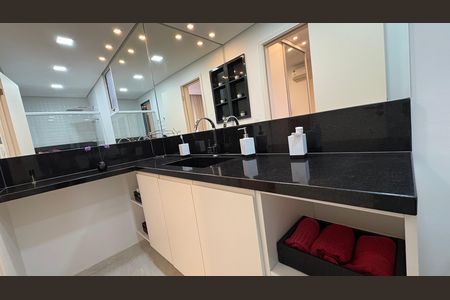 Banheiro da Suíte 2 de casa de condomínio para alugar com 5 quartos, 246m² em Castelânea, Petrópolis