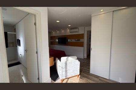 Casa de condomínio para alugar com 246m², 1 quarto e 2 vagas Casa de condomínio para alugar com 246m², 1 quarto e 2 vagasCloset da suíte 1