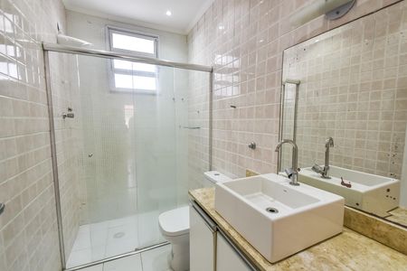 Casa de condomínio para alugar com 100m², 2 quartos e 2 vagas Casa de condomínio para alugar com 100m², 2 quartos e 2 vagasBanheiro