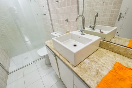 Casa de condomínio para alugar com 100m², 2 quartos e 2 vagas Casa de condomínio para alugar com 100m², 2 quartos e 2 vagasBanheiro