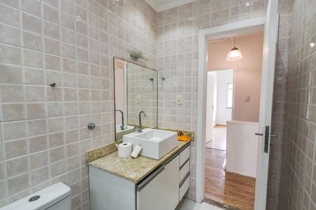 Casa de condomínio para alugar com 100m², 2 quartos e 2 vagas Casa de condomínio para alugar com 100m², 2 quartos e 2 vagasBanheiro