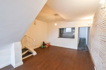 Sala de casa de condomínio para alugar com 2 quartos, 100m² em Vila Mariana, São Paulo