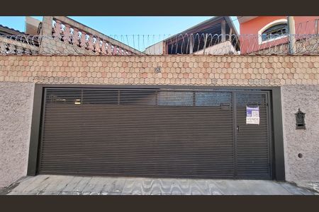 Fachada de casa à venda com 3 quartos, 151m² em Jardim Cambui, Santo André