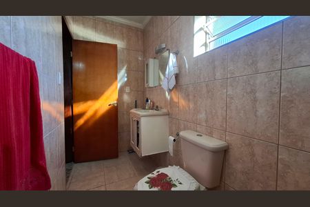 Banheiro 2 de casa à venda com 3 quartos, 151m² em Jardim Cambui, Santo André