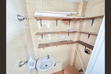 Apartamento à venda com 52m², 2 quartos e 1 vaga Apartamento à venda com 52m², 2 quartos e 1 vagaBanheiro de serviço