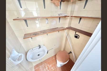 Apartamento à venda com 52m², 2 quartos e 1 vaga Apartamento à venda com 52m², 2 quartos e 1 vagaBanheiro de serviço