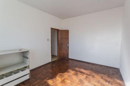 Casa à venda com 500m², 4 quartos e 2 vagas Casa à venda com 500m², 4 quartos e 2 vagasQuarto