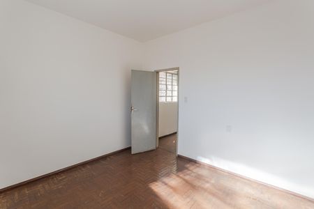 Casa à venda com 500m², 4 quartos e 2 vagas Casa à venda com 500m², 4 quartos e 2 vagasCasa 2 - Quarto