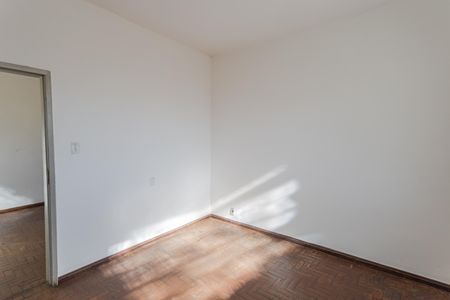 Casa à venda com 500m², 4 quartos e 2 vagas Casa à venda com 500m², 4 quartos e 2 vagasCasa 2 - Quarto