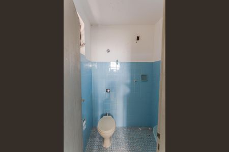Casa à venda com 500m², 4 quartos e 2 vagas Casa à venda com 500m², 4 quartos e 2 vagasCasa 2 - Banheiro social