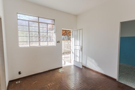 Casa à venda com 500m², 4 quartos e 2 vagas Casa à venda com 500m², 4 quartos e 2 vagasCasa 2 - Sala