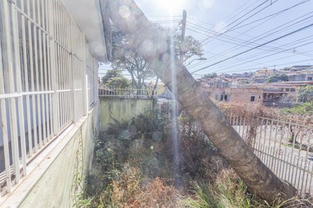 Casa à venda com 500m², 4 quartos e 2 vagas Casa à venda com 500m², 4 quartos e 2 vagasQuintal