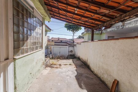 Casa à venda com 500m², 4 quartos e 2 vagas Casa à venda com 500m², 4 quartos e 2 vagasGaragem/Entrada