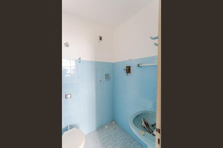 Casa à venda com 500m², 4 quartos e 2 vagas Casa à venda com 500m², 4 quartos e 2 vagasCasa 2 - Banheiro social