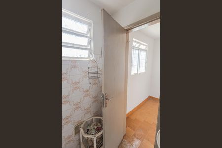 Casa à venda com 500m², 4 quartos e 2 vagas Casa à venda com 500m², 4 quartos e 2 vagasBanheiro de serviço