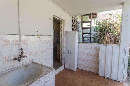 Casa à venda com 500m², 4 quartos e 2 vagas Casa à venda com 500m², 4 quartos e 2 vagasÁrea de serviço