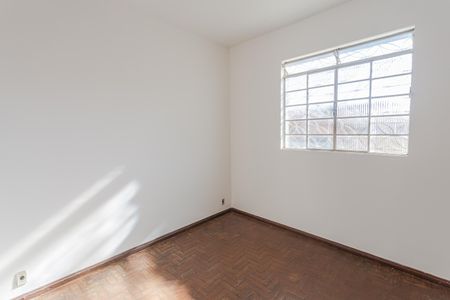Casa à venda com 500m², 4 quartos e 2 vagas Casa à venda com 500m², 4 quartos e 2 vagasCasa 2 - Quarto